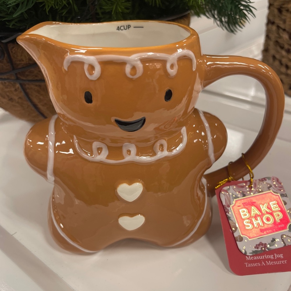 Christmas Gingerbread Measuring Jug Ceramic Pitcher NWT Bakeshop 34oz